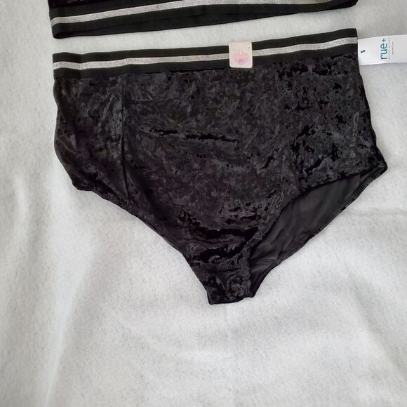 Panty & Bra Set 2X Black Velour Silver Trim Sexy rue21 - Picture 4 of 12